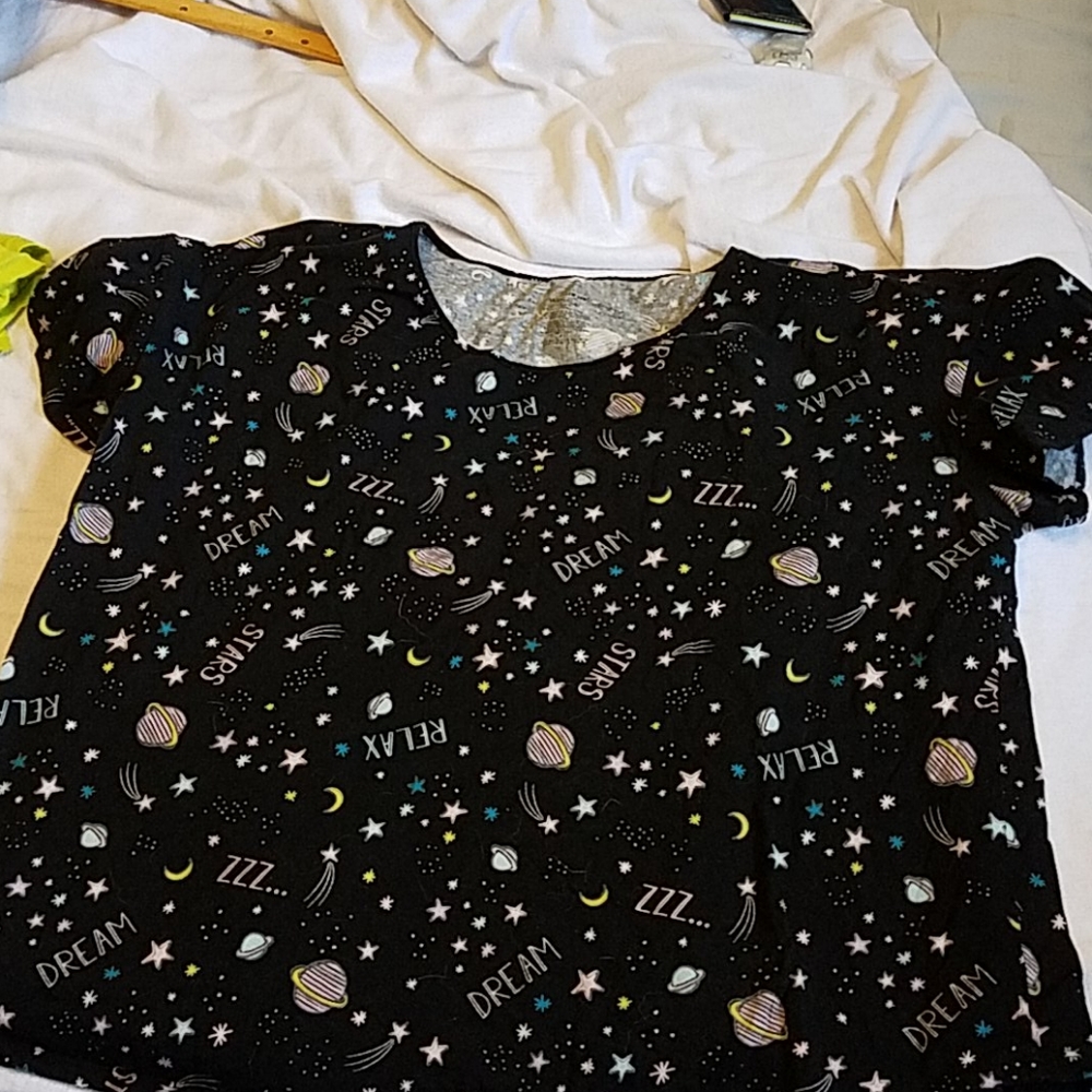 Woman's sleep shirt - Picture 2 of 3